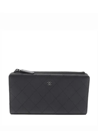 Pre-owned Chanel 2021-2025 Quilted Calfskin So Black Bifold Wallet Long Wallets