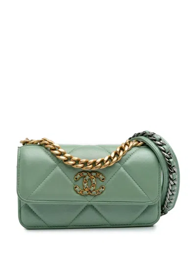 Pre-owned Chanel 2021-2025 Quilted Lambskin 19 Wallet On Chain Satchel