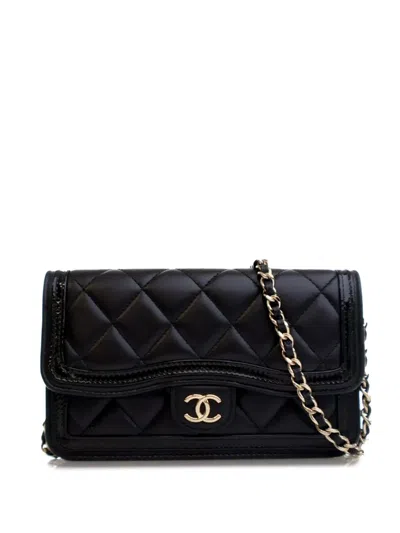 Pre-owned Chanel 2021-2025 Quilted Lambskin And Patent Flap Phone Holder Crossbody Bag