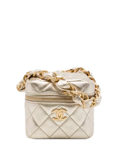 Pre-owned Chanel 2021 Cc Quilted Metallic Lambskin Cube Zip Clutch With Chain Vanity Bag In Gold
