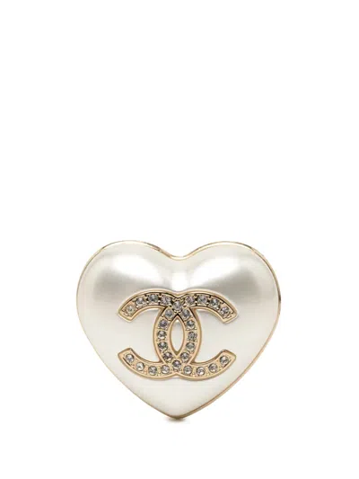 Pre-owned Chanel 2021 Cc Resin Gold Plated Strass Heart Brooch Costume Brooch In White