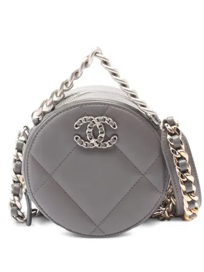 Pre-owned Chanel 2021  19 Round Cross Body Bag