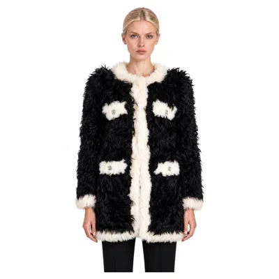 Pre-owned Chanel 2021 Contrast Trim Shearling Fur Coat Black/white 42 L