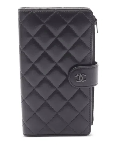 Pre-owned Chanel 2021 Diamond-quilted Wallet In Black