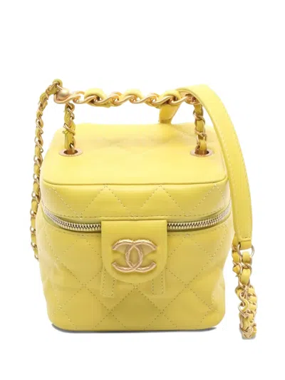 Pre-owned Chanel 2021 Diamond-quilting Vanity Bag In Yellow