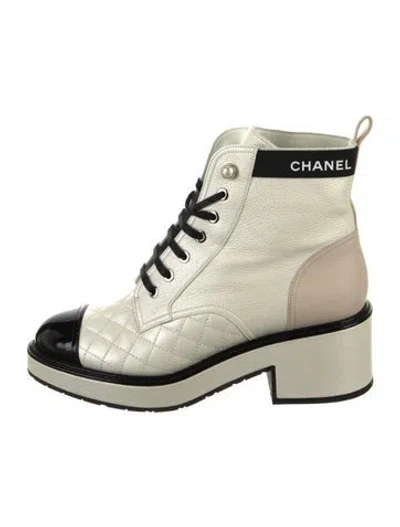 Pre-owned Chanel 2021 Faux Pearl Accents Combat Boots In White
