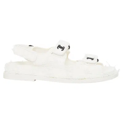 Pre-owned Chanel 2021 Frayed White Tweed Cc Hook And Loop Open Toe Dad Flat Sandals Eu37.5