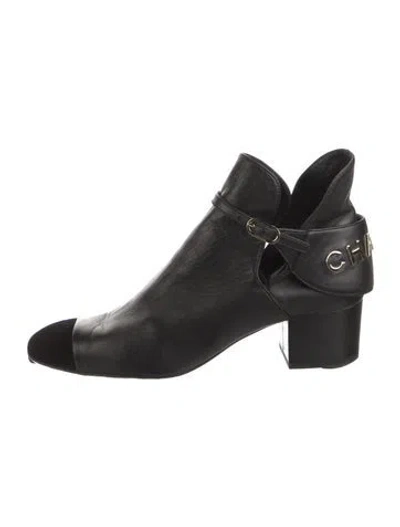 Pre-owned Chanel 2021 Interlocking Cc Logo Boots In Black