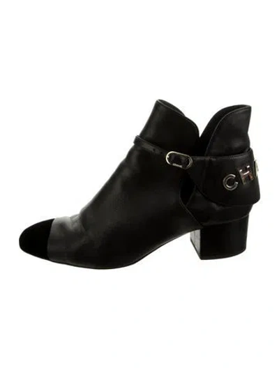 Pre-owned Chanel 2021 Interlocking Cc Logo Boots In Black