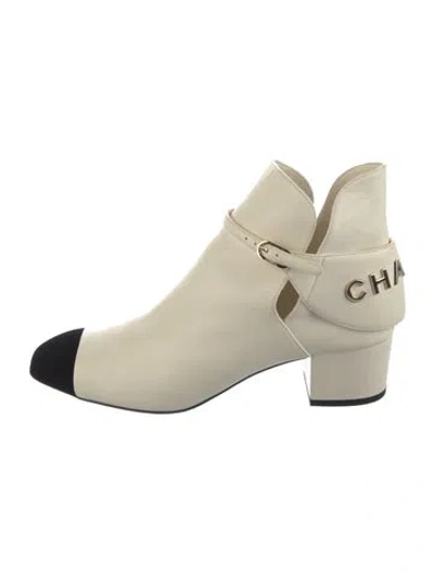 Pre-owned Chanel 2021 Interlocking Cc Logo Boots In Neutrals