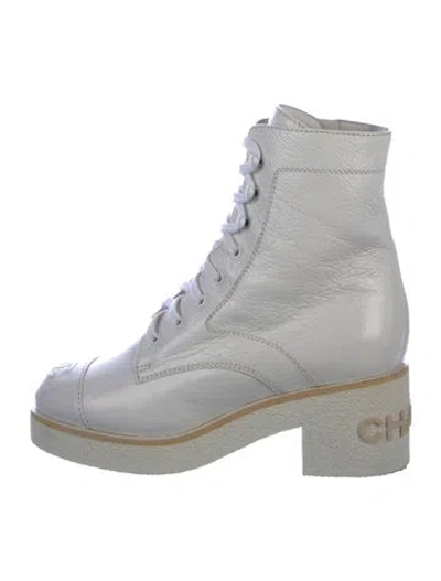 Pre-owned Chanel 2021 Interlocking Cc Logo Boots In White