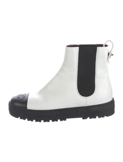 Pre-owned Chanel 2021 Interlocking Cc Logo Chelsea Boots In Black