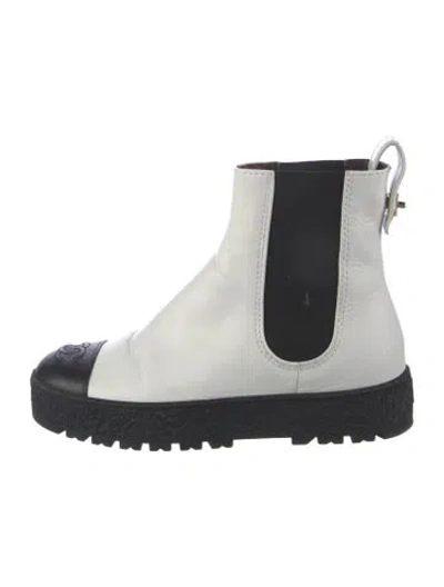 Pre-owned Chanel 2021 Interlocking Cc Logo Chelsea Boots In White
