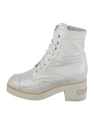 Pre-owned Chanel 2021 Interlocking Cc Logo Combat Boots In White