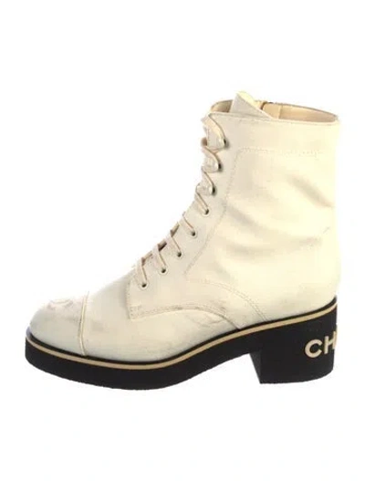 Pre-owned Chanel 2021 Interlocking Cc Logo Combat Boots In White