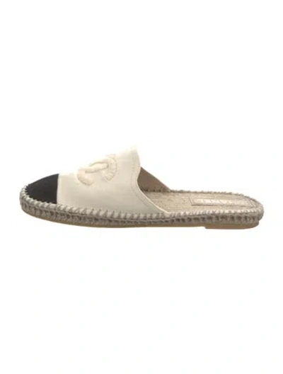 Pre-owned Chanel 2021 Interlocking Cc Logo Espadrilles In Neutral