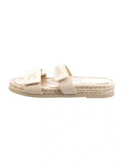 Pre-owned Chanel 2021 Interlocking Cc Logo Espadrilles In Neutral