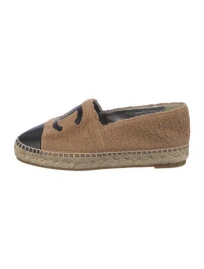 Pre-owned Chanel 2021 Interlocking Cc Logo Espadrilles In Neutrals