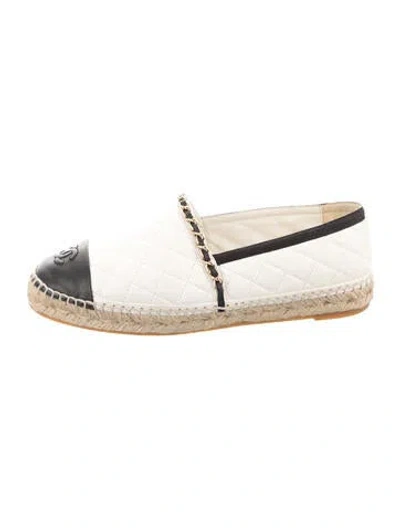 Pre-owned Chanel 2021 Interlocking Cc Logo Espadrilles In White