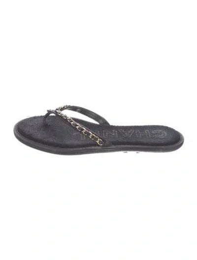 Pre-owned Chanel 2021 Interlocking Cc Logo Flip Flops In Black
