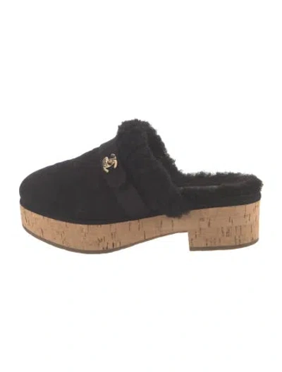 Pre-owned Chanel 2021 Interlocking Cc Logo Mules In Black