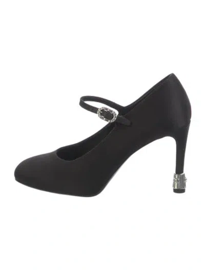 Pre-owned Chanel 2021 Interlocking Cc Logo Pumps In Black