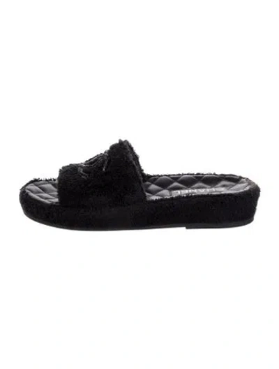 Pre-owned Chanel 2021 Interlocking Cc Logo Slides In Black