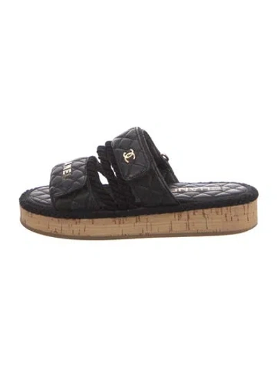 Pre-owned Chanel 2021 Interlocking Cc Logo Slides In Black