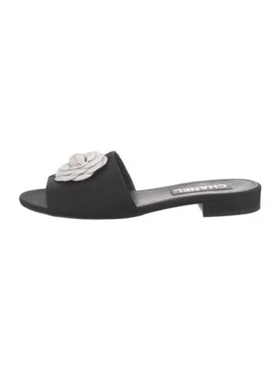 Pre-owned Chanel 2021 Interlocking Cc Logo Slides In Black