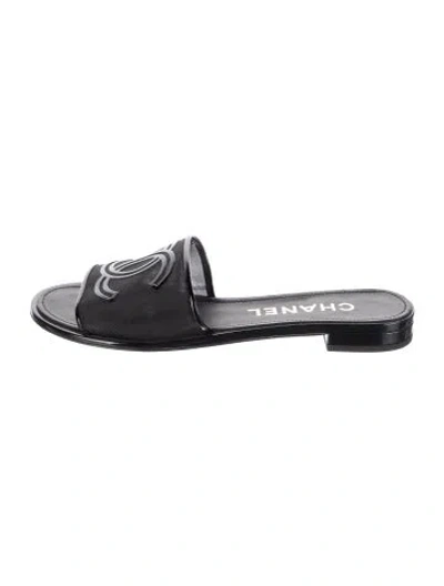 Pre-owned Chanel 2021 Interlocking Cc Logo Slides In Black