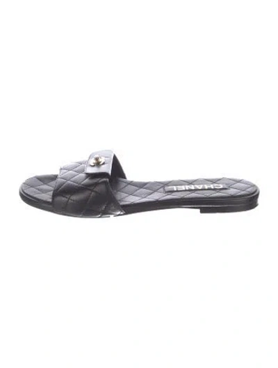 Pre-owned Chanel 2021 Interlocking Cc Logo Slides In Black
