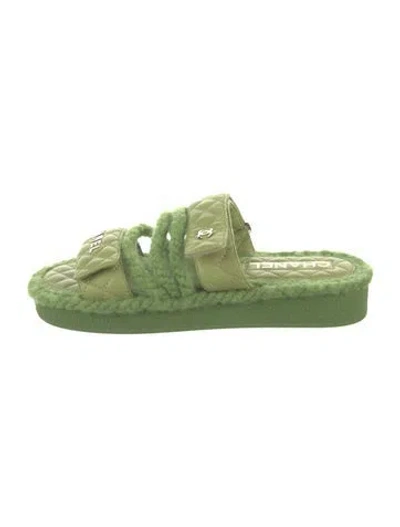 Pre-owned Chanel 2021 Interlocking Cc Logo Slides In Green