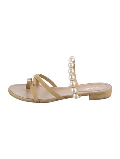 Pre-owned Chanel 2021 Interlocking Cc Logo Slides In Neutral