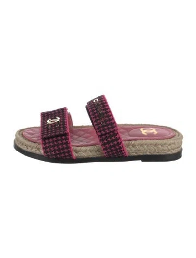 Pre-owned Chanel 2021 Interlocking Cc Logo Slides In Pink