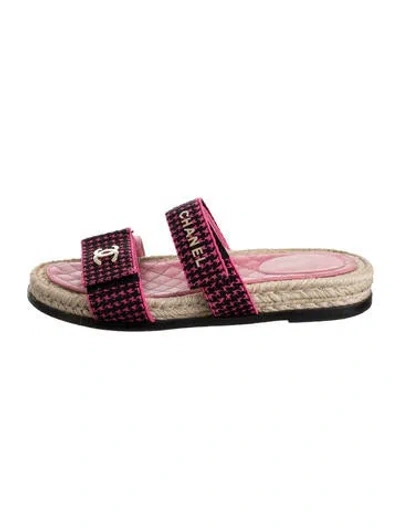 Pre-owned Chanel 2021 Interlocking Cc Logo Slides In Pink