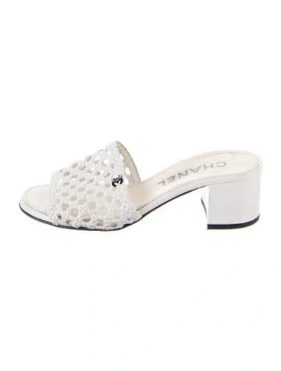 Pre-owned Chanel 2021 Interlocking Cc Logo Slides In White