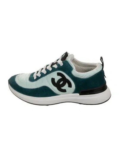 Pre-owned Chanel 2021 Interlocking Cc Logo Sneakers In Green