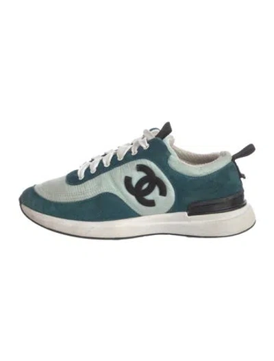 Pre-owned Chanel 2021 Interlocking Cc Logo Sneakers In Green