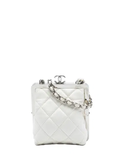 Pre-owned Chanel 2021 Lambskin And Acrylic Kiss Clutch With Chain Crossbody Bag In White
