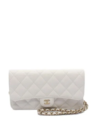 Pre-owned Chanel 2021 Matelasse Chain Wallet In White