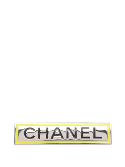 Pre-owned Chanel 2021 Palladium Plated Enamel Logo Plate Brooch Costume Brooch In Silver