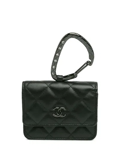 Pre-owned Chanel 2021 Quilted Lambskin So Black Cc Hook Card Holder