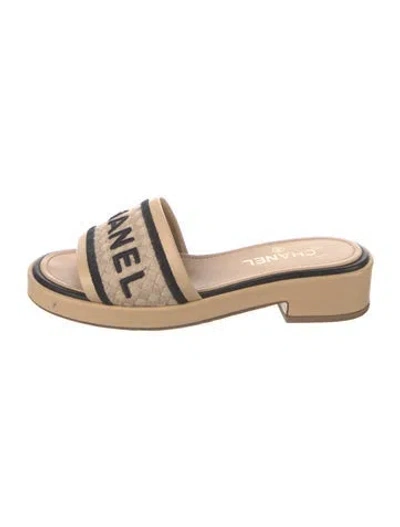 Pre-owned Chanel 2021 Quilted Pattern Slides In Neutral