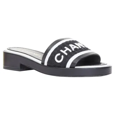 Pre-owned Chanel 2021 Runway Embroidered Lambskin Cc Block Heeled Mule Sandals Eu35.5 In Black