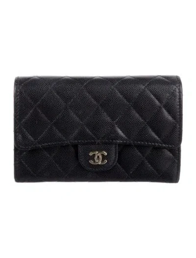 Pre-owned Chanel 2021-2022 Interlocking Cc Logo Trifold Wallet In Black