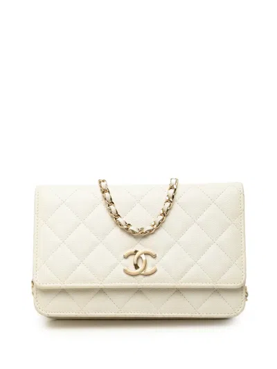 Pre-owned Chanel 2021-2026 Cc Quilted Caviar Wallet On Chain Crossbody Bag In White