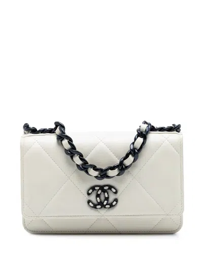 Pre-owned Chanel 2021-2026 Quilted Lambskin 19 Wallet On Chain Satchel In White