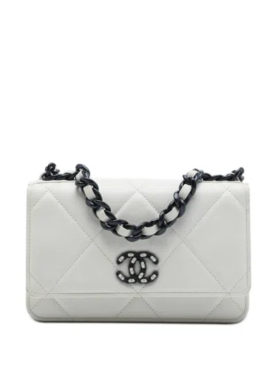 Pre-owned Chanel 2021-2026 Quilted Lambskin  19 Wallet On Chain Crossbody Bag In White