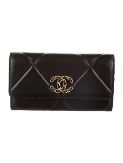 Pre-owned Chanel 2022 19 Flap Continental Wallet In Black