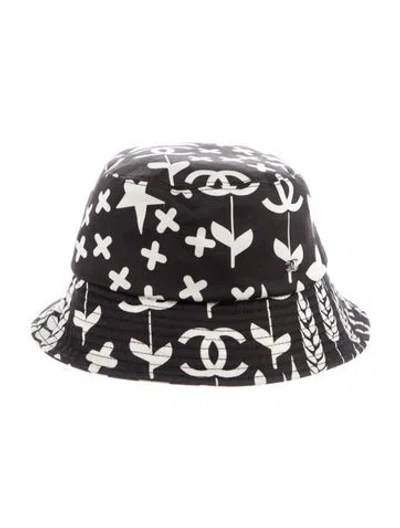 Pre-owned Chanel 2022 Cc Bucket Hat In Black